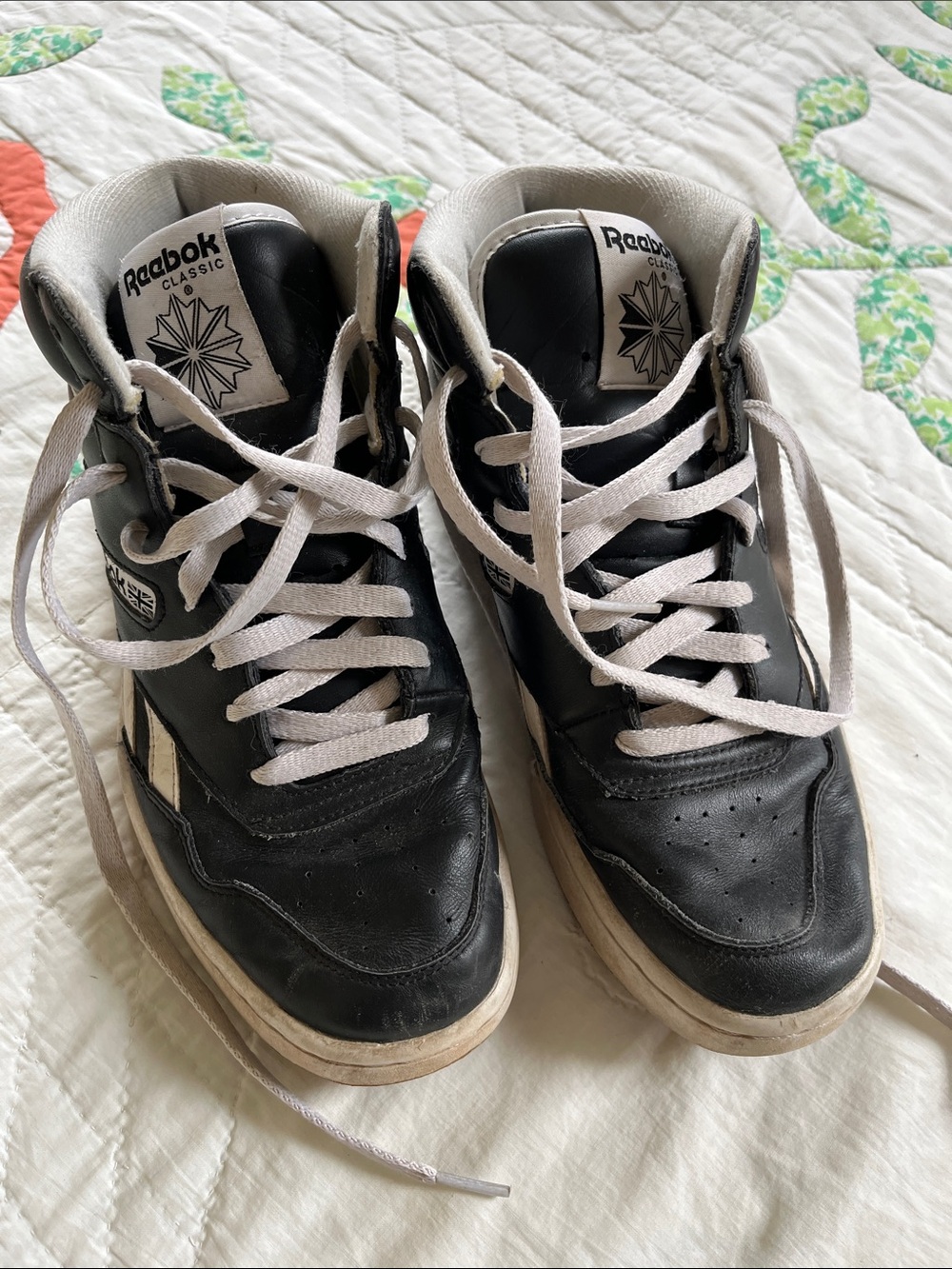 Classic Reebok Sneakers Size 7